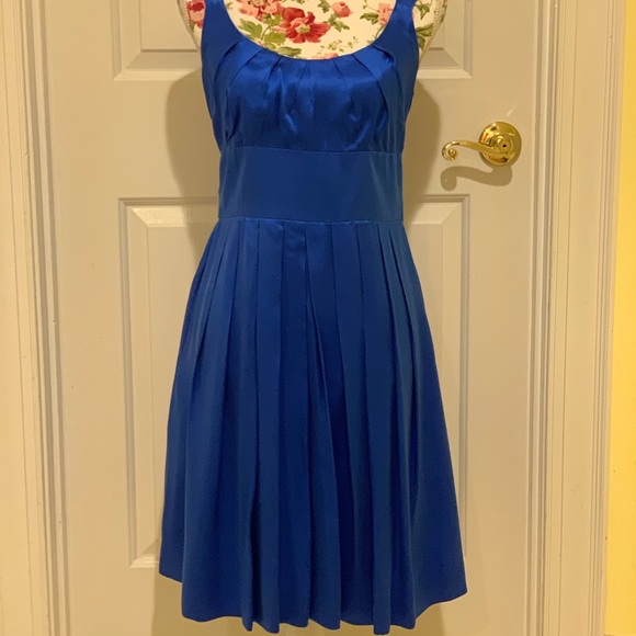 Maggy London Dresses & Skirts - Maggy London Blue silk dress size 8P Host Pick! ❤️